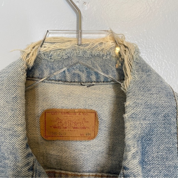 Levi’s Denim Trucker Jacket Side and Breast Pockets Distressed Collar Size 40L - Picture 15 of 15